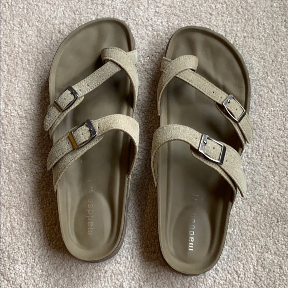 Tan colored madden girl sandals.